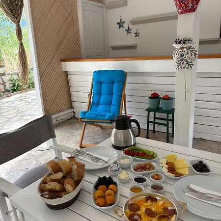 Ebru'ca Couette-café Selimiye (Aegean)