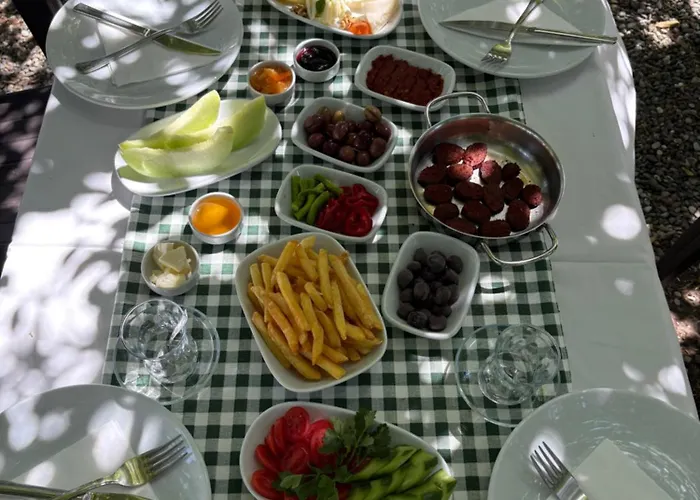 Ebru'ca Bed & Breakfast 3*