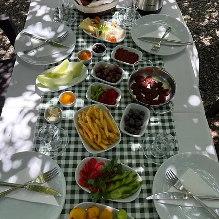 Ebru'ca Bed & Breakfast *
